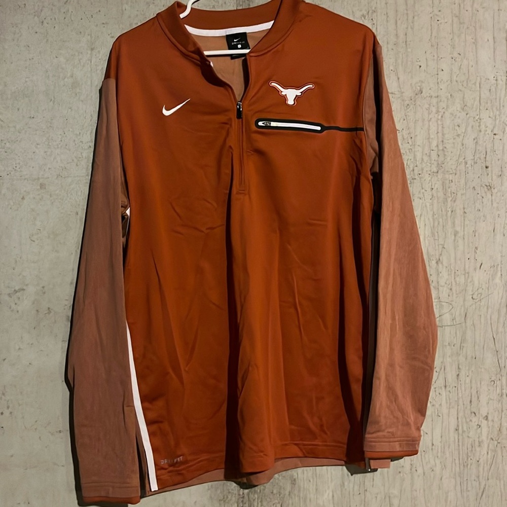 Nike Men’s LS two toned burnt orange Texas Longhorns 1/4 zip. Size Large.